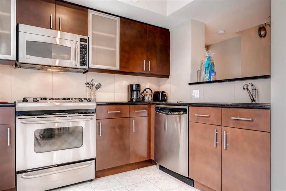 Penn Quarter NW Washington Apartments Kitchen