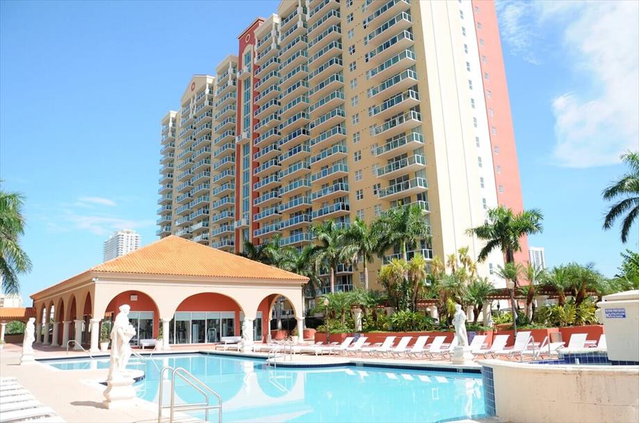 Sunny Isles Beach Apartments Pool