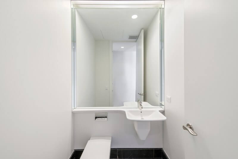 Midtown East New York Apartments Bathroom