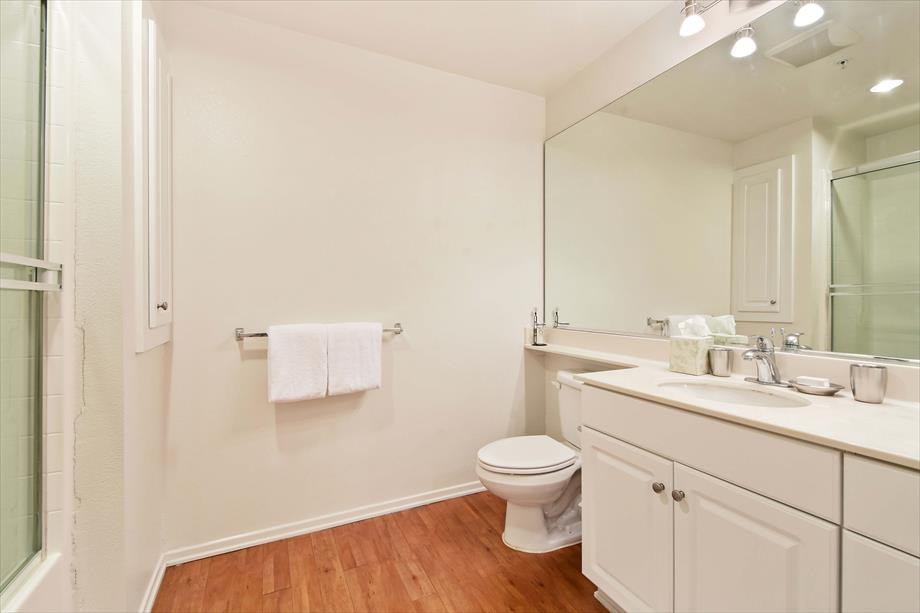 Irvine Apartments Bathroom