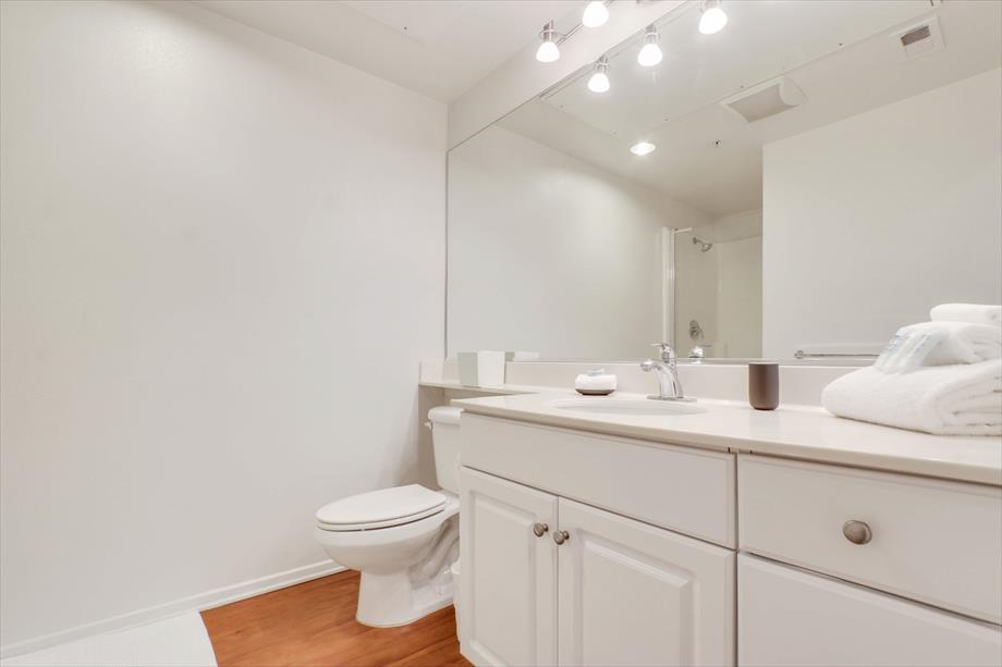 Irvine Apartments Bathroom