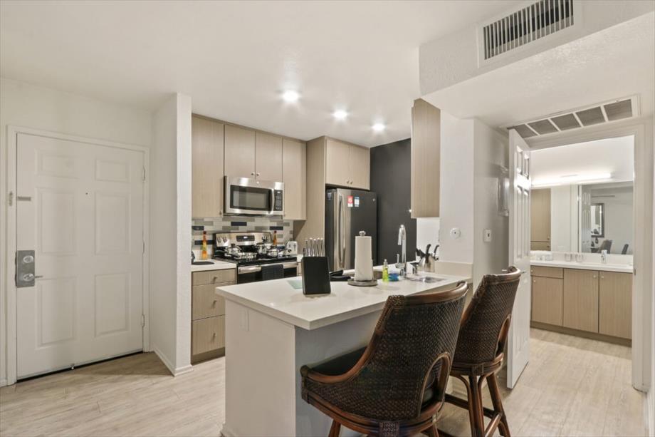 Universal City Los Angeles Apartments Kitchen