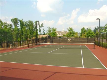 Raleigh Apartments Tennis Court