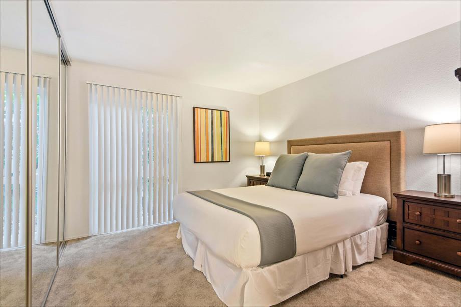 Universal City Los Angeles Apartments Bedroom 1