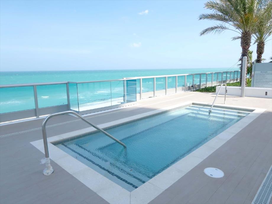 Miami Miami Beach Apartments Pool